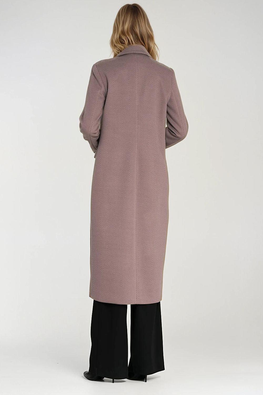 Oppdag vårt utvalg av stilfulle Beige Frakk Nife til dame i ulike størrelser og kvalitetsmaterialer – perfekte til jobb, fritid og alle dager. Rask levering og gode priser hos MS Stylehaven. se mer!