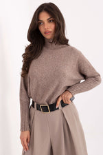 Oppdag vårt utvalg av stilfulle Brun Høyhalset genser Rue Paris til dame i ulike størrelser og kvalitetsmaterialer – perfekte til jobb, fritid og alle dager. Rask levering og gode priser hos MS Stylehaven. se mer!