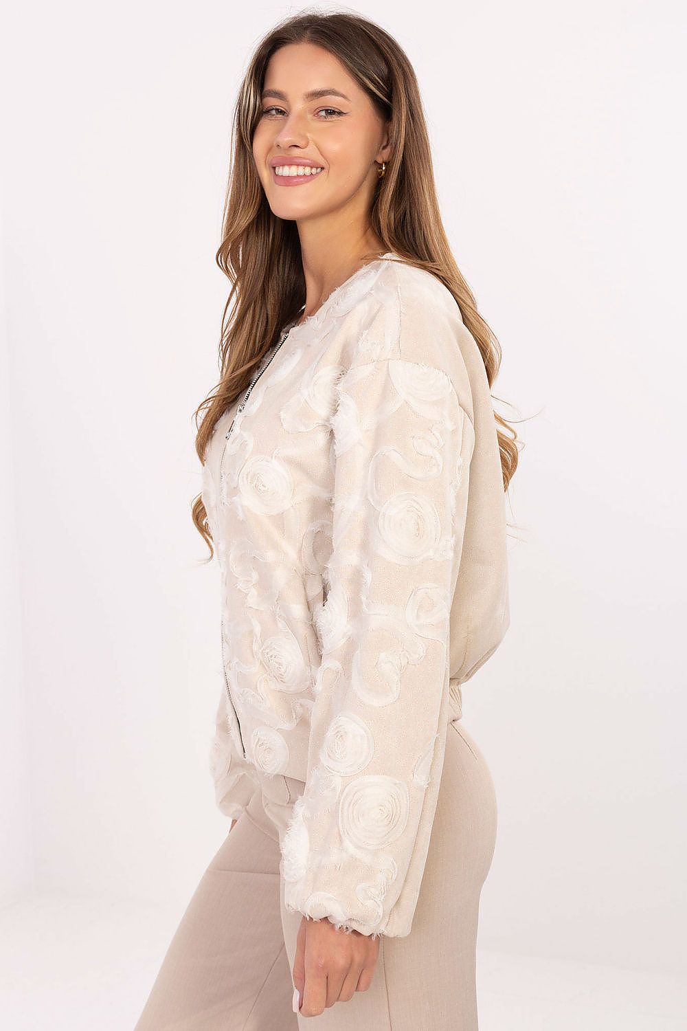 Oppdag vårt utvalg av stilfulle  Jakke Rue Paris til dame i ulike størrelser og kvalitetsmaterialer – perfekte til jobb; fritid og alle dager. Rask levering og gode priser hos MS Stylehaven. se mer!