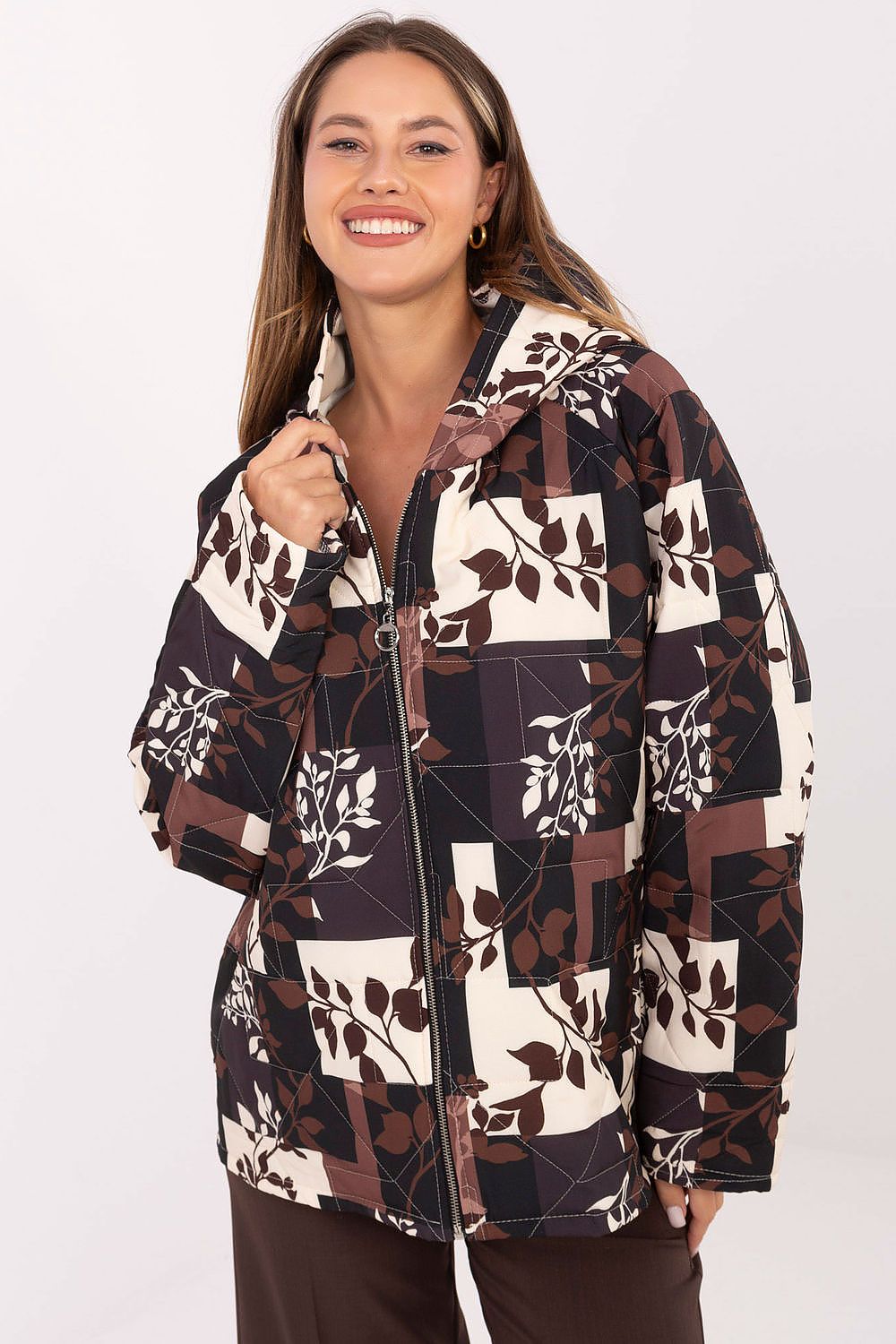 Oppdag vårt utvalg av stilfulle  Jakke Italia Moda til dame i ulike størrelser og kvalitetsmaterialer – perfekte til jobb, fritid og alle dager. Rask levering og gode priser hos MS Stylehaven. se mer!