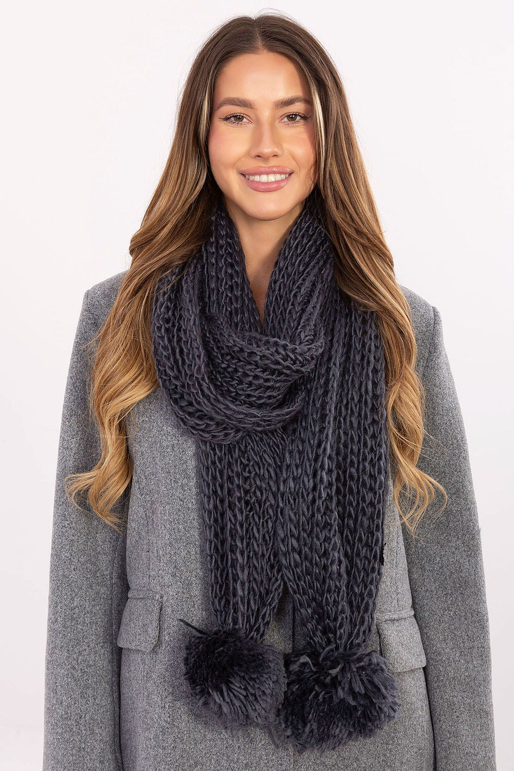 Oppdag vårt utvalg av stilfulle Grå Sjal AT til dame i ulike størrelser og kvalitetsmaterialer – perfekte til jobb, fritid og alle dager. Rask levering og gode priser hos MS Stylehaven. se mer!