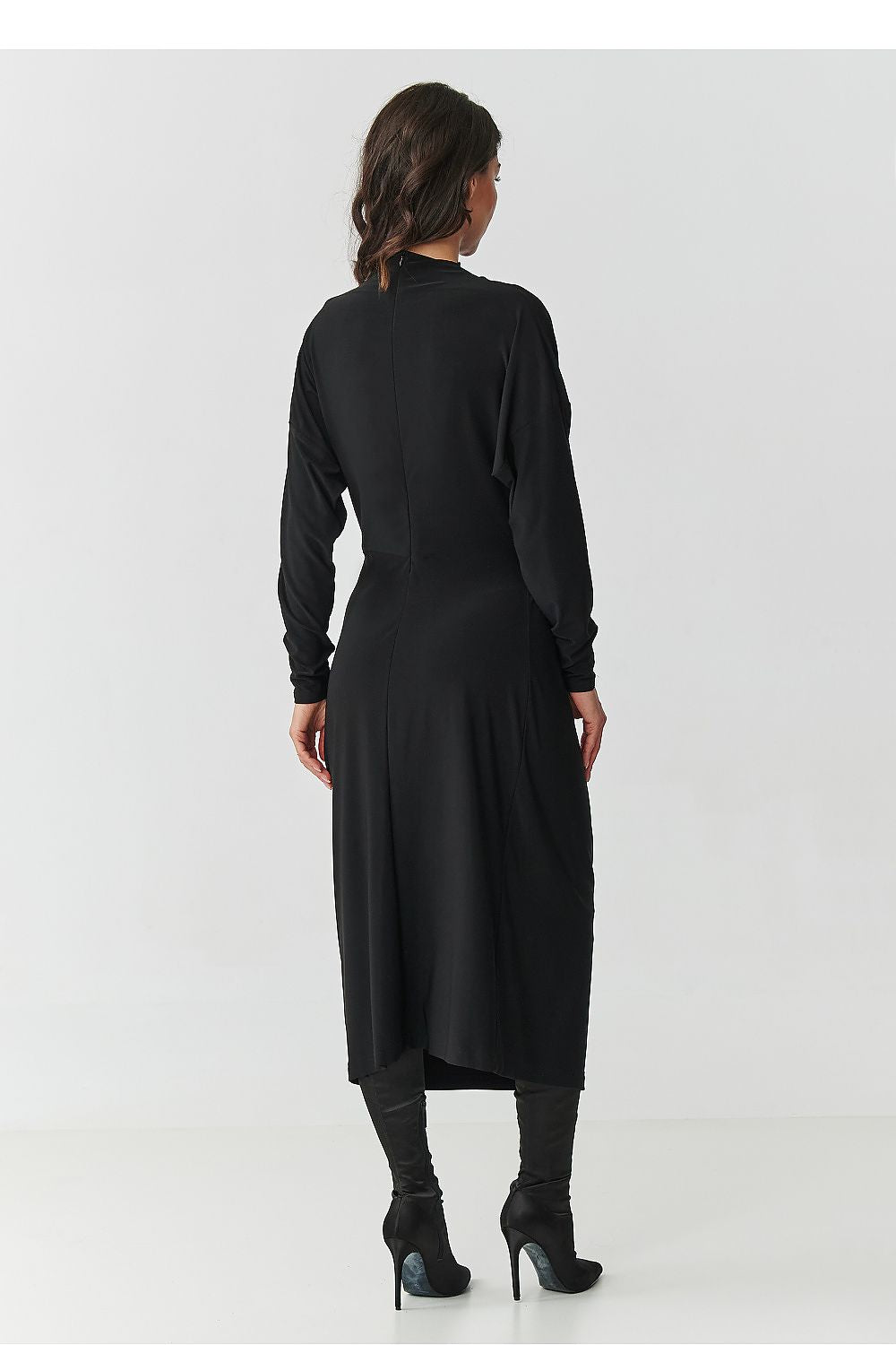 Oppdag vårt utvalg av stilfulle Svart Dagkjole Makadamia til dame i ulike størrelser og kvalitetsmaterialer – perfekte til jobb, fritid og alle dager. Rask levering og gode priser hos MS Stylehaven. se mer!