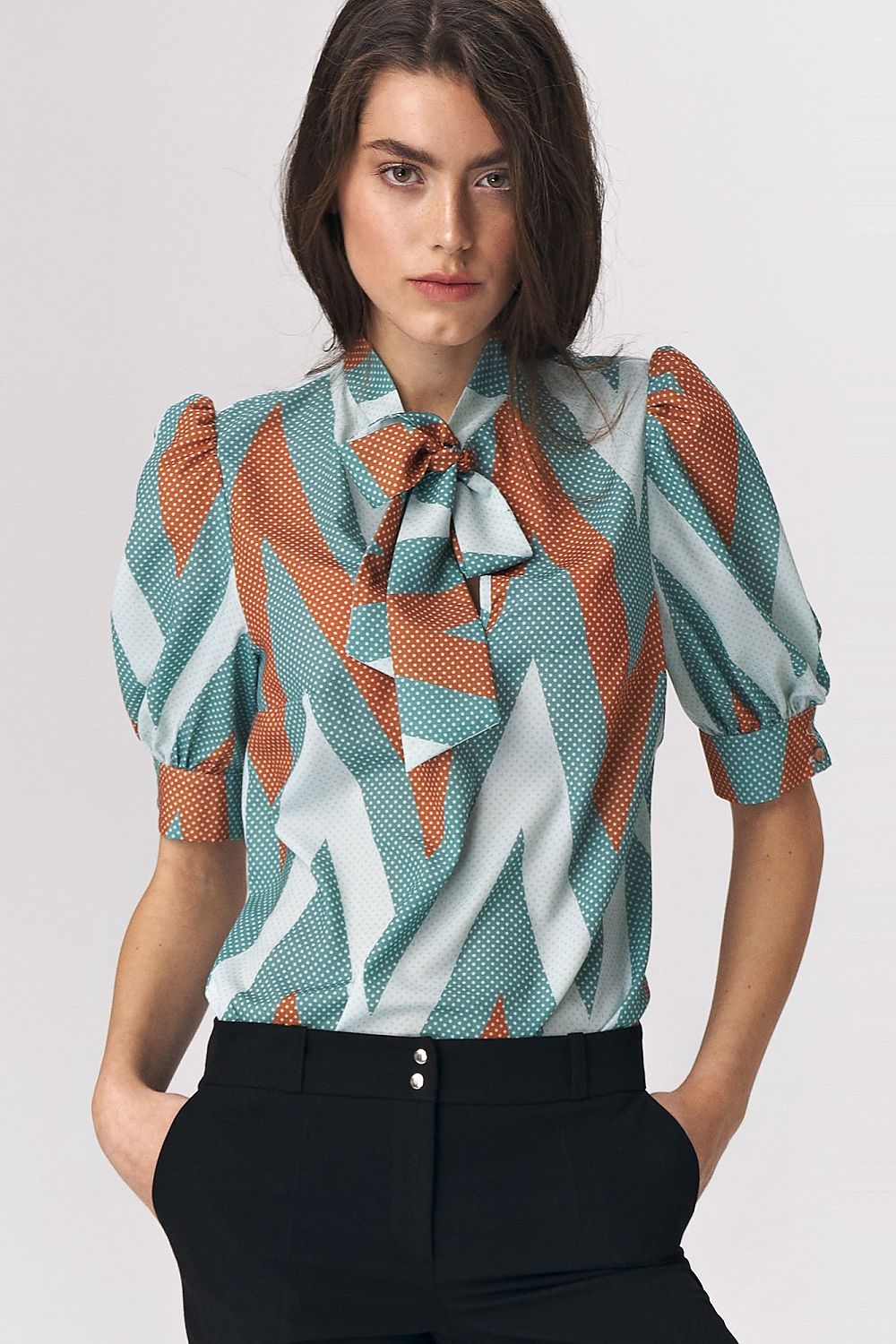 Bluse Nife til dame fra MS StyleHaven, laget av polyester, farge Flerfarget, størrelse 34, med 45720 ermer, perfekt til casual; dress