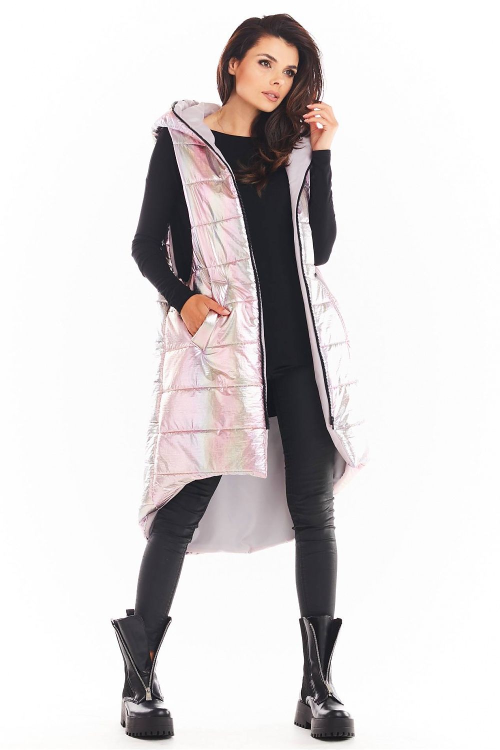 Oppdag vårt utvalg av stilfulle  Vest Awama til dame i ulike størrelser og kvalitetsmaterialer – perfekte til jobb, fritid og alle dager. Rask levering og gode priser hos MS Stylehaven. se mer!