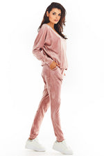 Oppdag vårt utvalg av stilfulle Rød Treningsbukser awama til dame i ulike størrelser og kvalitetsmaterialer – perfekte til jobb; fritid og alle dager. Rask levering og gode priser hos MS Stylehaven. se mer!