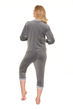 Oppdag vårt utvalg av stilfulle Grå Sett PeeKaBoo til dame i ulike størrelser og kvalitetsmaterialer – perfekte til jobb; fritid og alle dager. Rask levering og gode priser hos MS Stylehaven. se mer!