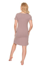 Luxe Nursing Nattkjole fra PeeKaBoo til dame fra MS StyleHaven, laget av Elastan; Bomull, farge beige, størrelse L/XL, med long ermer, perfekt til casual; dress