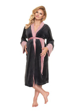 Velour Comfort Robe fra PeeKaBoo til dame fra MS StyleHaven, laget av polyester; Velur, farge beige, størrelse S/M, med long ermer, perfekt til casual; dress