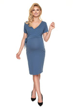 Graceful wrap gravidkjole fra PeeKaBoo til dame fra MS StyleHaven, laget av Elastan; Viskose, farge Blå, størrelse L/XL, med cap; short ermer, perfekt til casual; dress