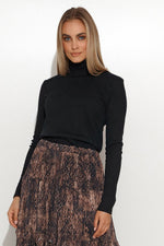 Oppdag vårt utvalg av stilfulle Svart Makadamia-høyhalskrage til dame i ulike størrelser og kvalitetsmaterialer – perfekte til jobb; fritid og alle dager. Rask levering og gode priser hos MS Stylehaven. se mer!