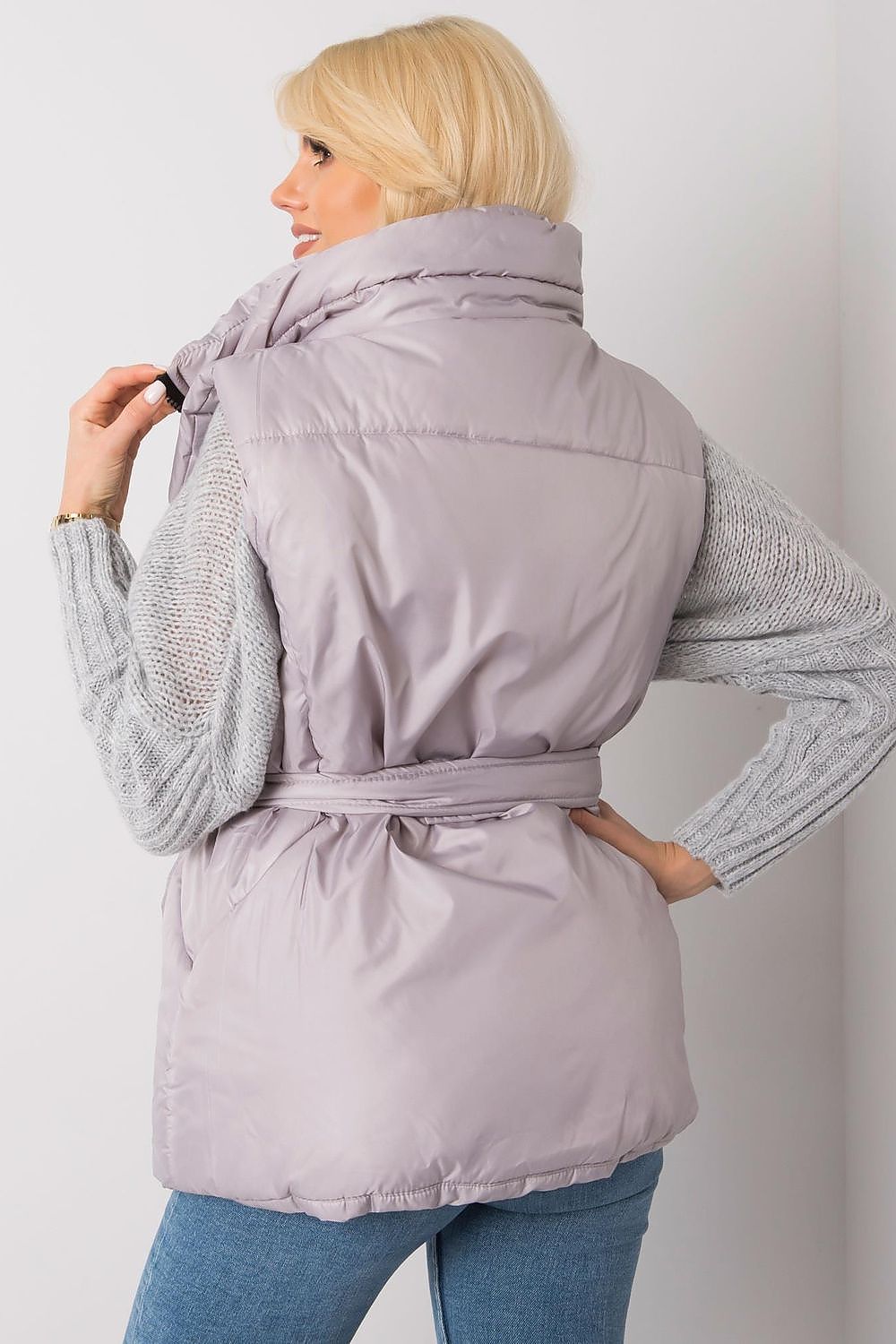 Oppdag vårt utvalg av stilfulle Beige 2 Vest Ex Moda til dame i ulike størrelser og kvalitetsmaterialer – perfekte til jobb; fritid og alle dager. Rask levering og gode priser hos MS Stylehaven. se mer!