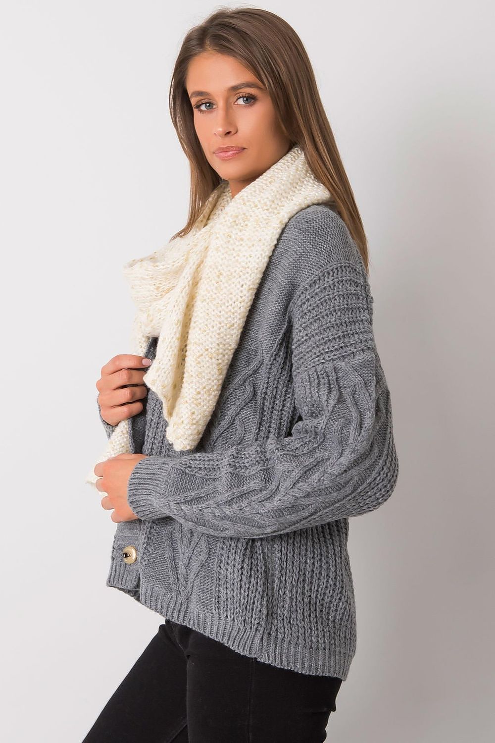 Oppdag vårt utvalg av stilfulle Svart Sjal - AT til dame i ulike størrelser og kvalitetsmaterialer – perfekte til jobb; fritid og alle dager. Rask levering og gode priser hos MS Stylehaven. se mer!