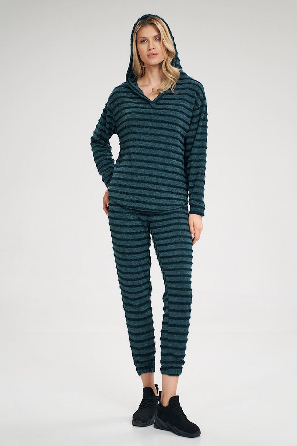 Oppdag vårt utvalg av stilfulle Grønn Treningsbukser Figl til dame i ulike størrelser og kvalitetsmaterialer – perfekte til jobb, fritid og alle dager. Rask levering og gode priser hos MS Stylehaven. se mer!