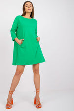 Stilig dagskjole med løs passform - Relevance til dame fra MS StyleHaven, laget av Bomull; Elastan-1, farge Grønn, størrelse S/M, med 45720 ermer, knee lengde, kjolestil a-line, perfekt til casual; dress
