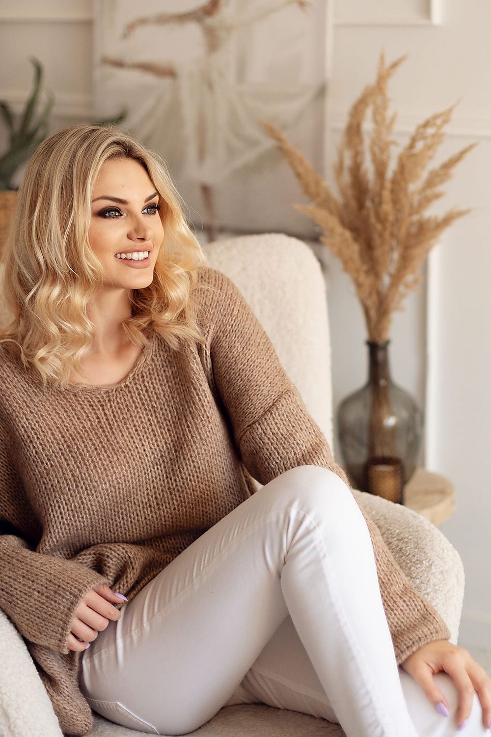 Oppdag vårt utvalg av stilfulle  Jumper PeeKaBoo til dame i ulike størrelser og kvalitetsmaterialer – perfekte til jobb; fritid og alle dager. Rask levering og gode priser hos MS Stylehaven. se mer!