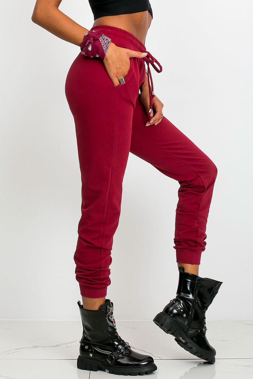 Oppdag vårt utvalg av stilfulle Rød Treningsbukser BFG til dame i ulike størrelser og kvalitetsmaterialer - perfekte til jobb, fritid og alle dager. Rask levering og gode priser hos MS Stylehaven. se mer!