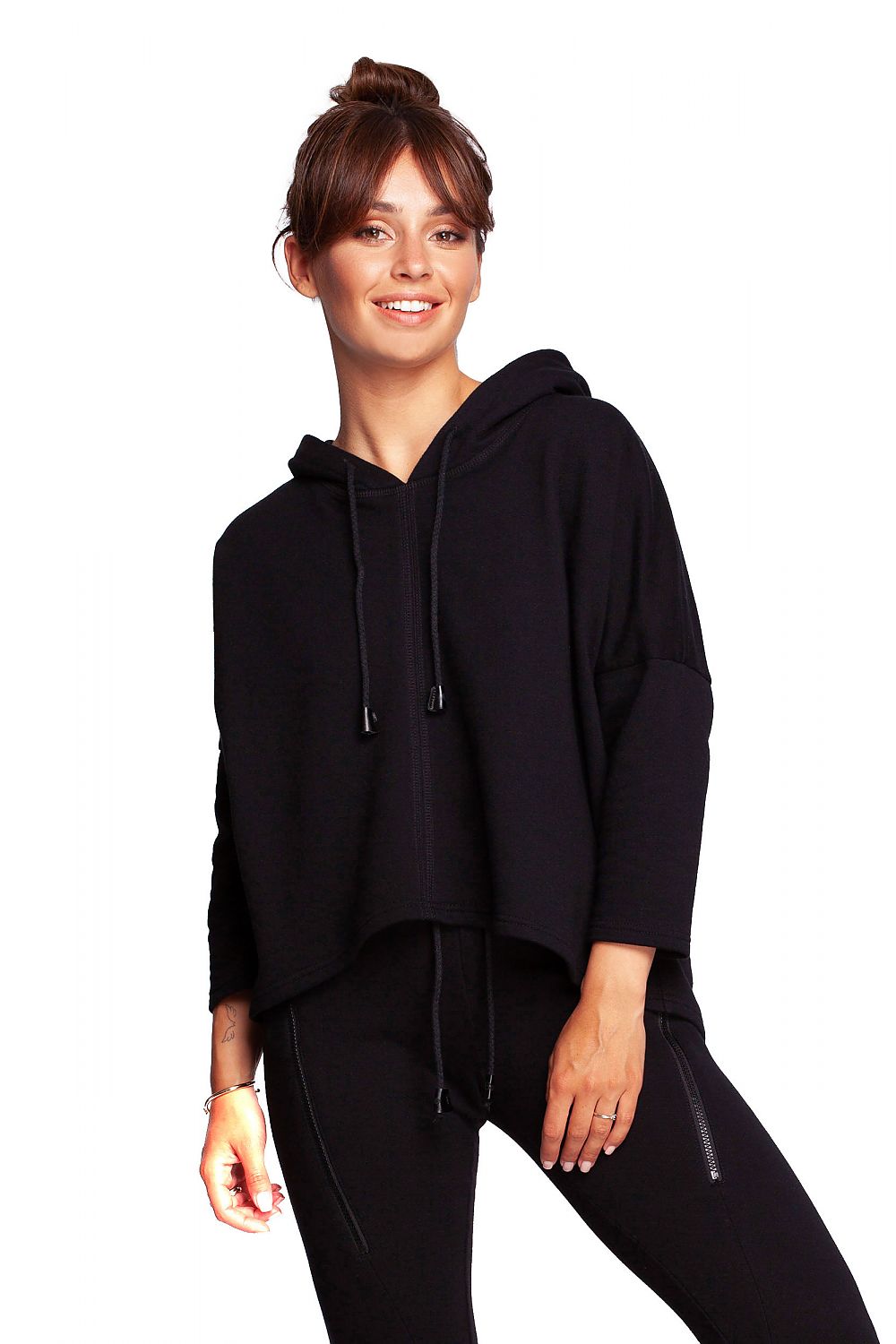 Avslappet trapes hettegenser fra BeWear til dame fra MS StyleHaven, laget av Bomull; polyester, farge Svart, størrelse S/M, med long ermer, perfekt til dress