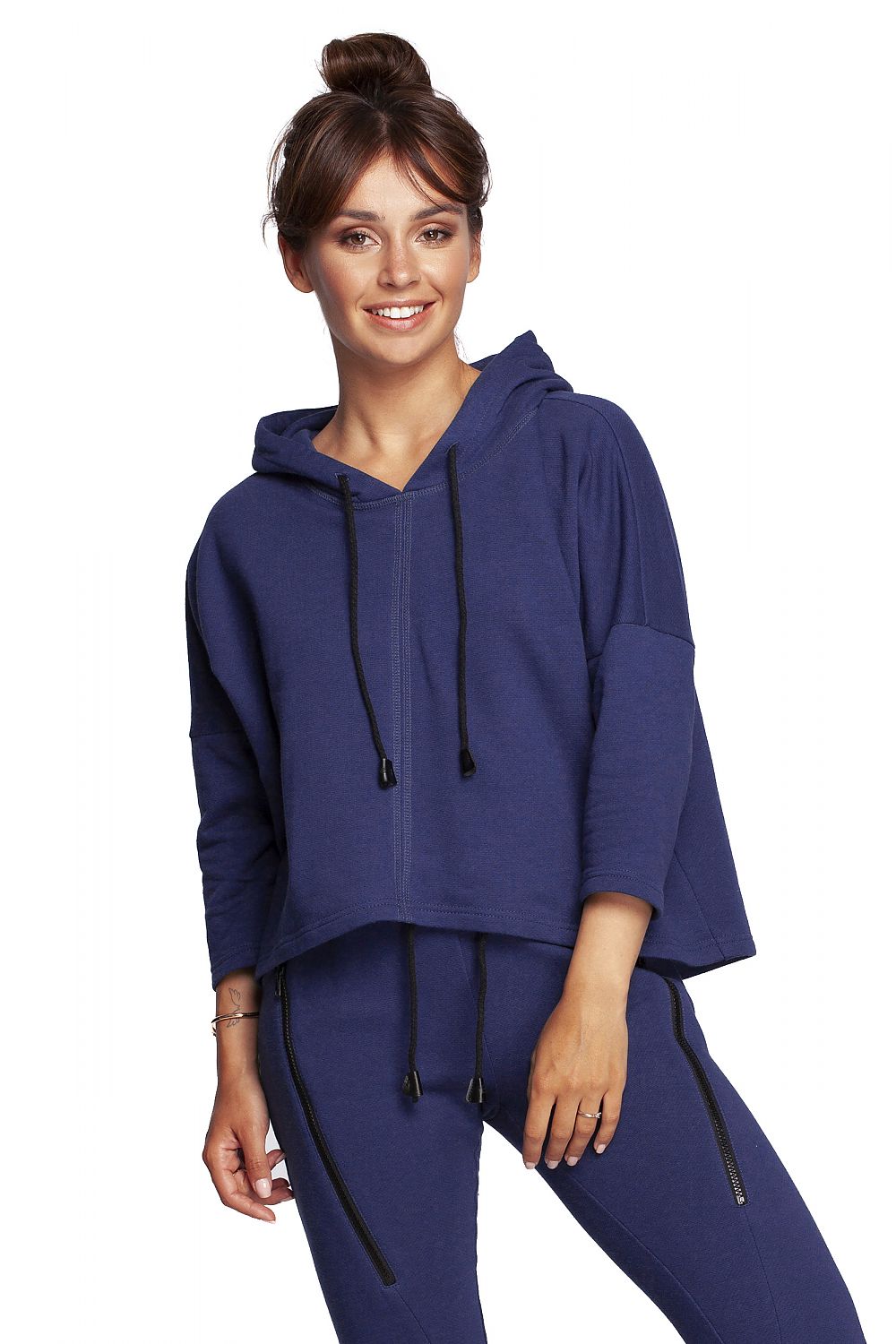 Avslappet trapes hettegenser fra BeWear til dame fra MS StyleHaven, laget av Bomull; polyester, farge Marineblå, størrelse S/M, med long ermer, perfekt til dress