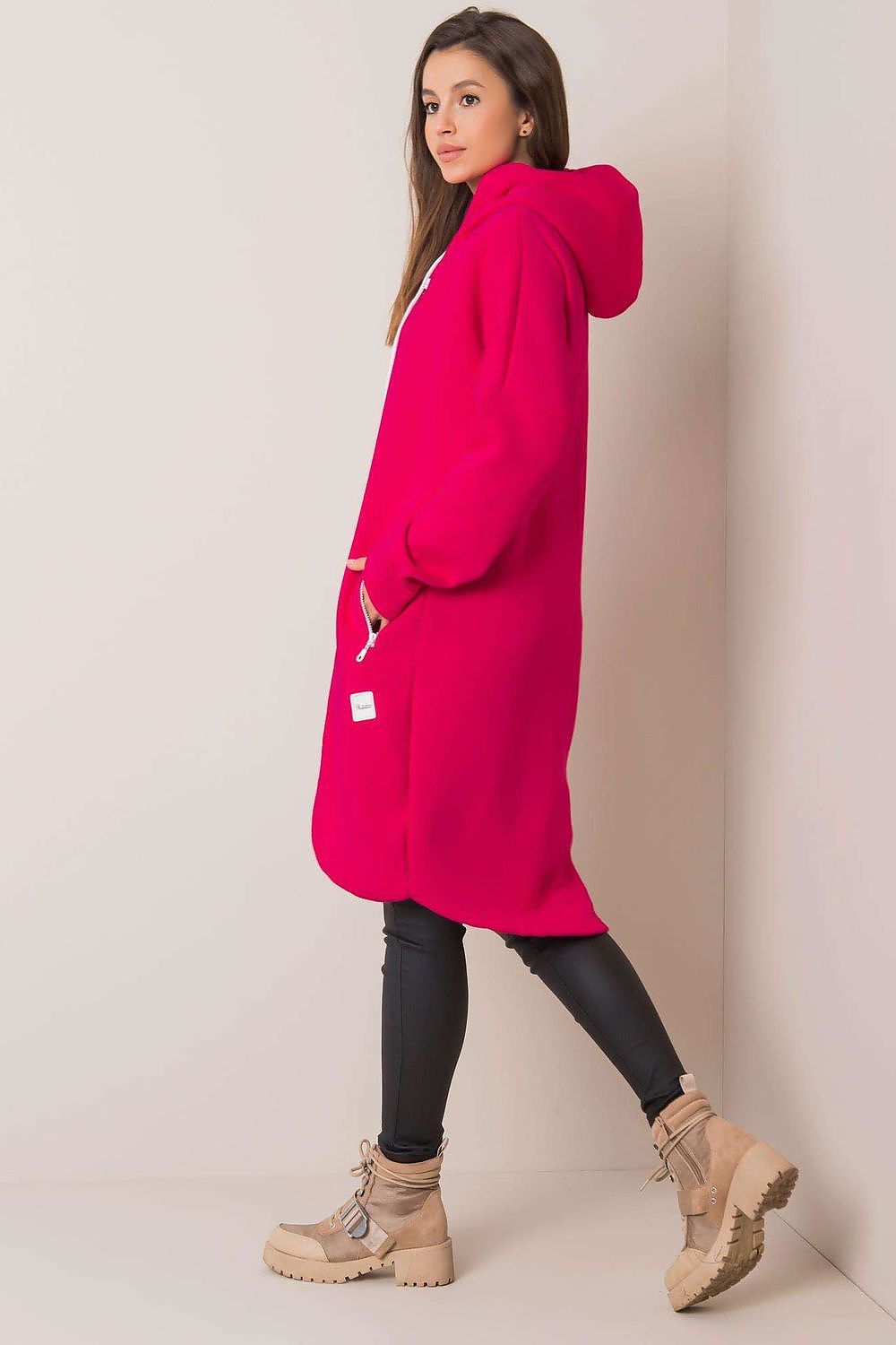 Oppdag vårt utvalg av stilfulle Svart Genser - Relevans til dame i ulike størrelser og kvalitetsmaterialer – perfekte til jobb; fritid og alle dager. Rask levering og gode priser hos MS Stylehaven. se mer!