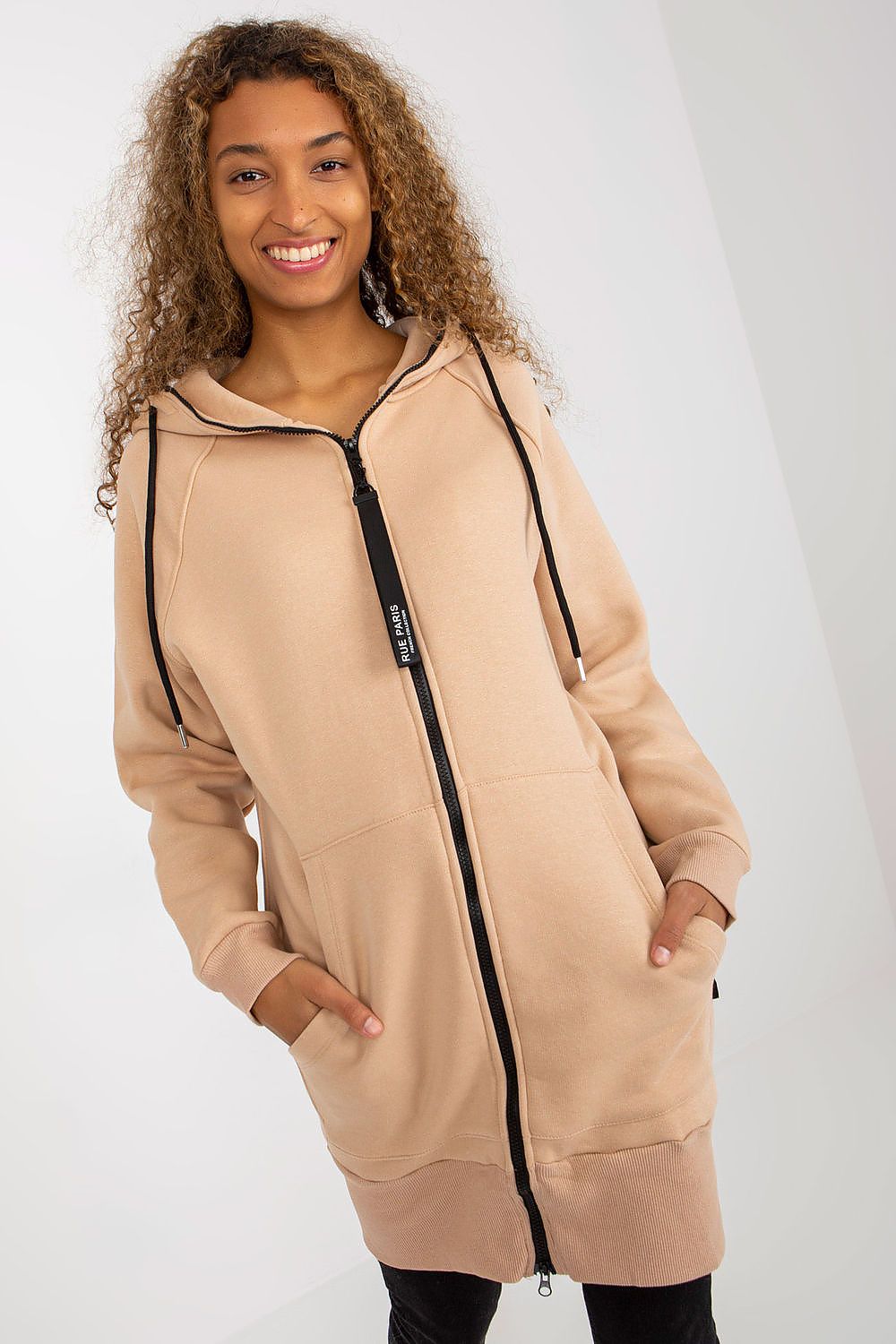 Oppdag vårt utvalg av stilfulle Beige Genser Rue Paris til dame i ulike størrelser og kvalitetsmaterialer – perfekte til jobb; fritid og alle dager. Rask levering og gode priser hos MS Stylehaven. se mer!