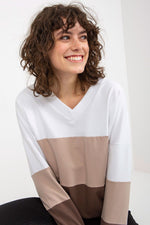 Oppdag vårt utvalg av stilfulle Beige Genser Rue Paris til dame i ulike størrelser og kvalitetsmaterialer – perfekte til jobb; fritid og alle dager. Rask levering og gode priser hos MS Stylehaven. se mer!