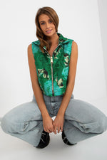 Oppdag vårt utvalg av stilfulle Grønn Vest - Relevans til dame i ulike størrelser og kvalitetsmaterialer – perfekte til jobb; fritid og alle dager. Rask levering og gode priser hos MS Stylehaven. se mer!