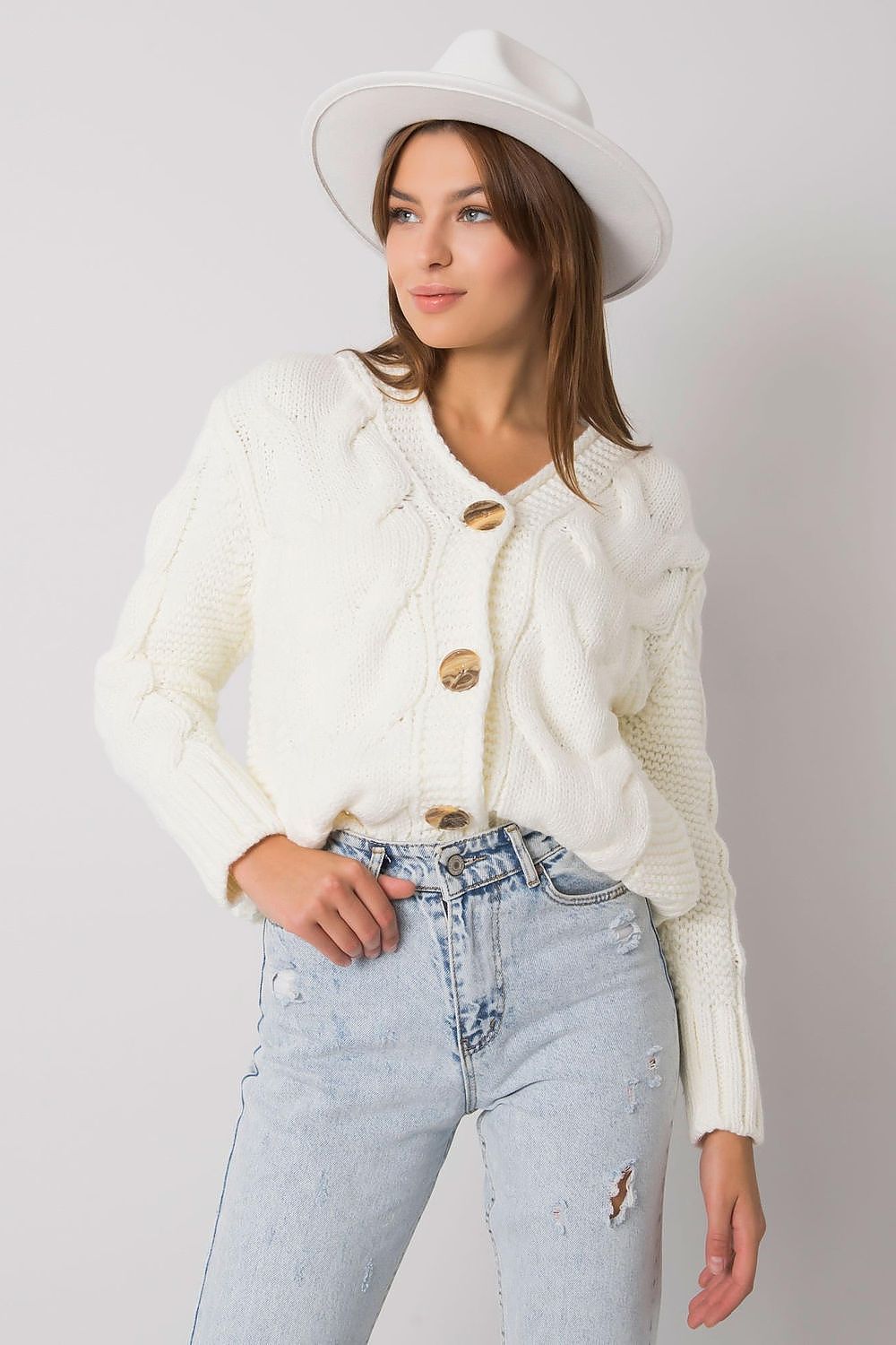 Oppdag vårt utvalg av stilfulle Beige Cardigan Rue Paris til dame i ulike størrelser og kvalitetsmaterialer - perfekte til jobb, fritid og alle dager. Rask levering og gode priser hos MS Stylehaven. se mer!