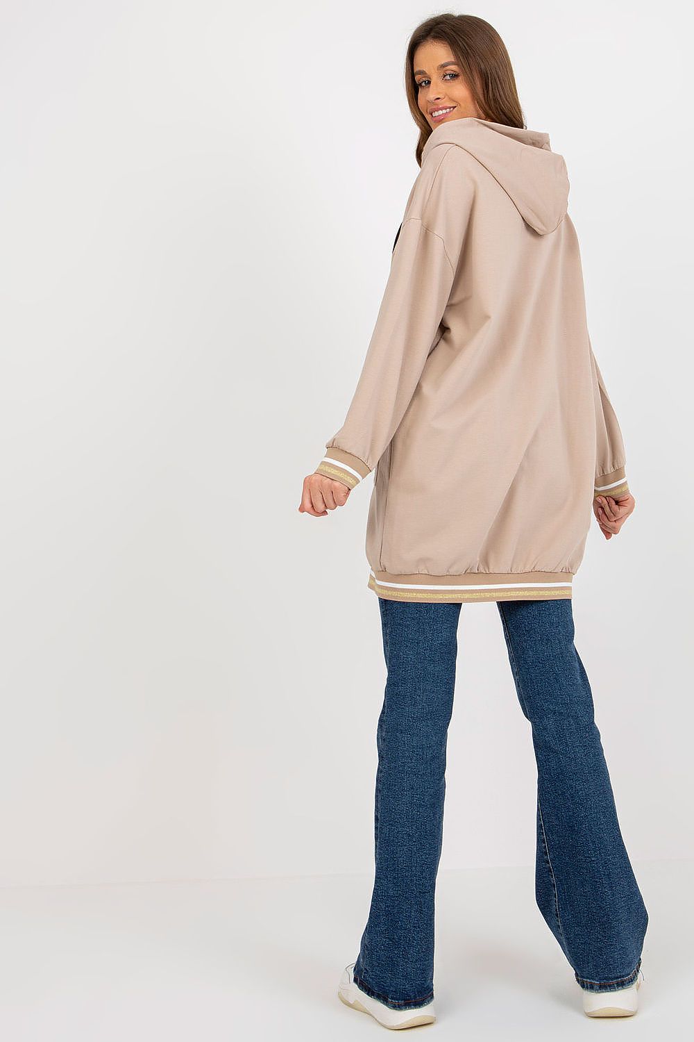 Oppdag vårt utvalg av stilfulle Grønn Genser - Relevans til dame i ulike størrelser og kvalitetsmaterialer – perfekte til jobb; fritid og alle dager. Rask levering og gode priser hos MS Stylehaven. se mer!