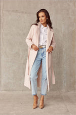 Oppdag vårt utvalg av stilfulle Beige Frakk Roco Fashion til dame i ulike størrelser og kvalitetsmaterialer – perfekte til jobb, fritid og alle dager. Rask levering og gode priser hos MS Stylehaven. se mer!