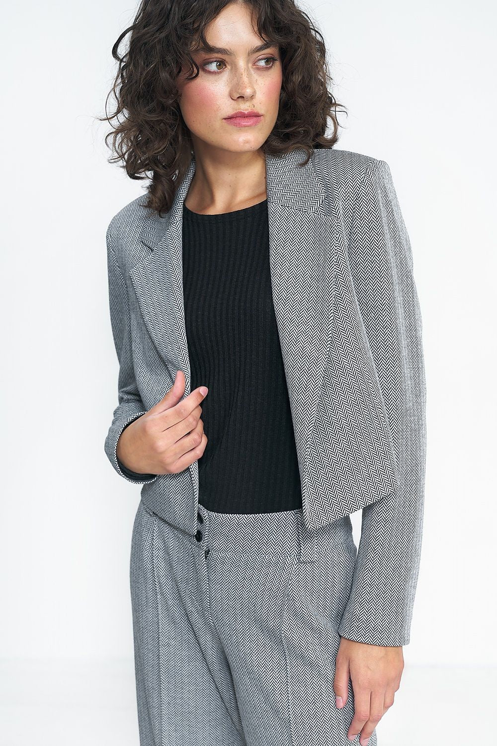 Jakke Nife til dame fra MS StyleHaven, laget av polyester; Viskose, farge Svart, størrelse 38, med long ermer, perfekt til casual; dress
