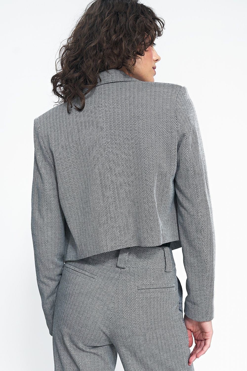 Jakke Nife til dame fra MS StyleHaven, laget av polyester; Viskose, farge Svart, størrelse 40, med long ermer, perfekt til casual; dress