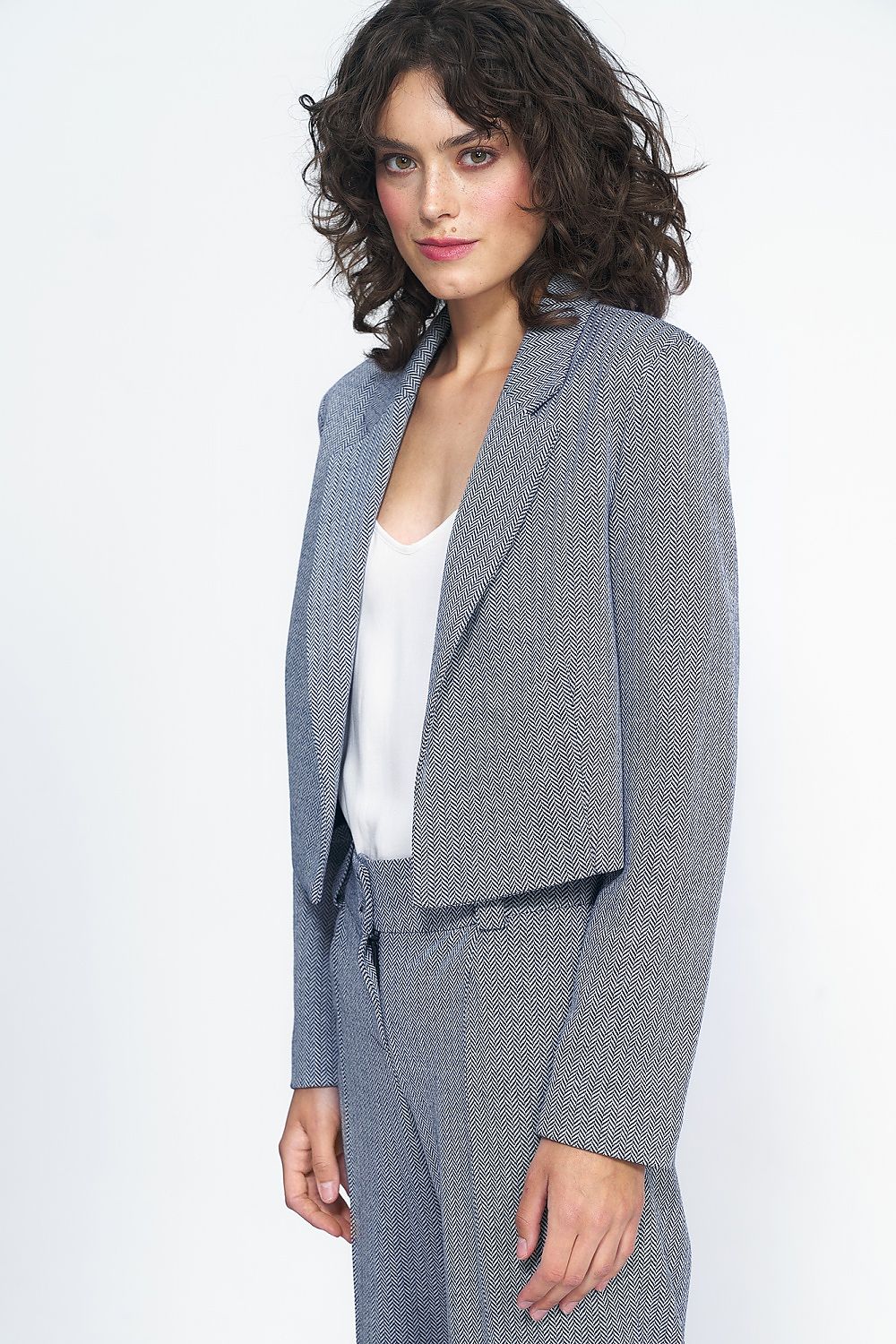 Jakke Nife til dame fra MS StyleHaven, laget av polyester; Viskose, farge Marineblå, størrelse 38, med long ermer, perfekt til casual; dress
