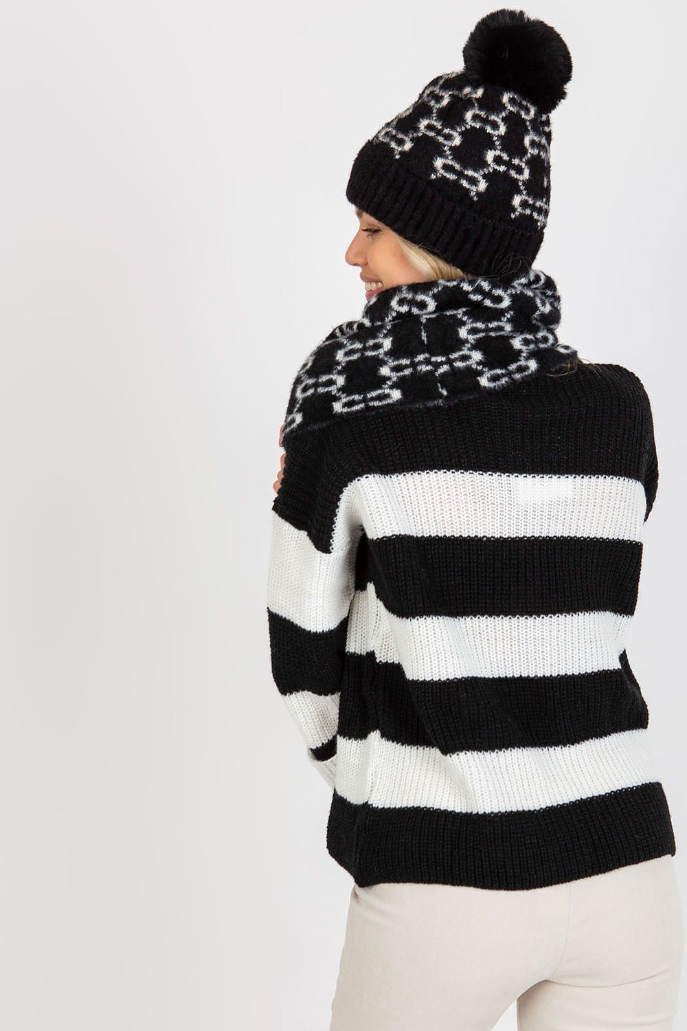 Oppdag vårt utvalg av stilfulle  Infinity-skjerf på til dame i ulike størrelser og kvalitetsmaterialer – perfekte til jobb, fritid og alle dager. Rask levering og gode priser hos MS Stylehaven. se mer!