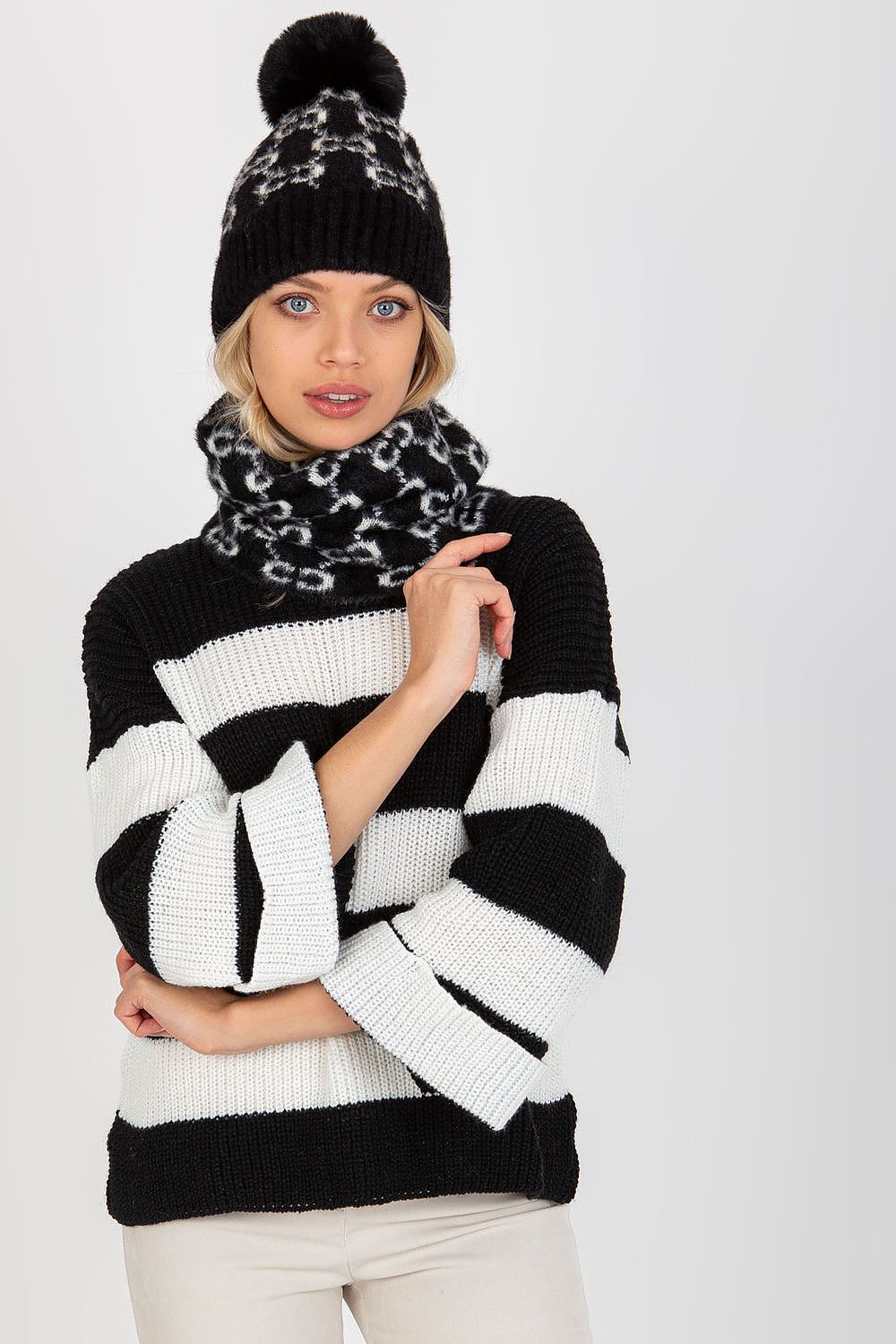 Oppdag vårt utvalg av stilfulle  Infinity-skjerf på til dame i ulike størrelser og kvalitetsmaterialer – perfekte til jobb, fritid og alle dager. Rask levering og gode priser hos MS Stylehaven. se mer!