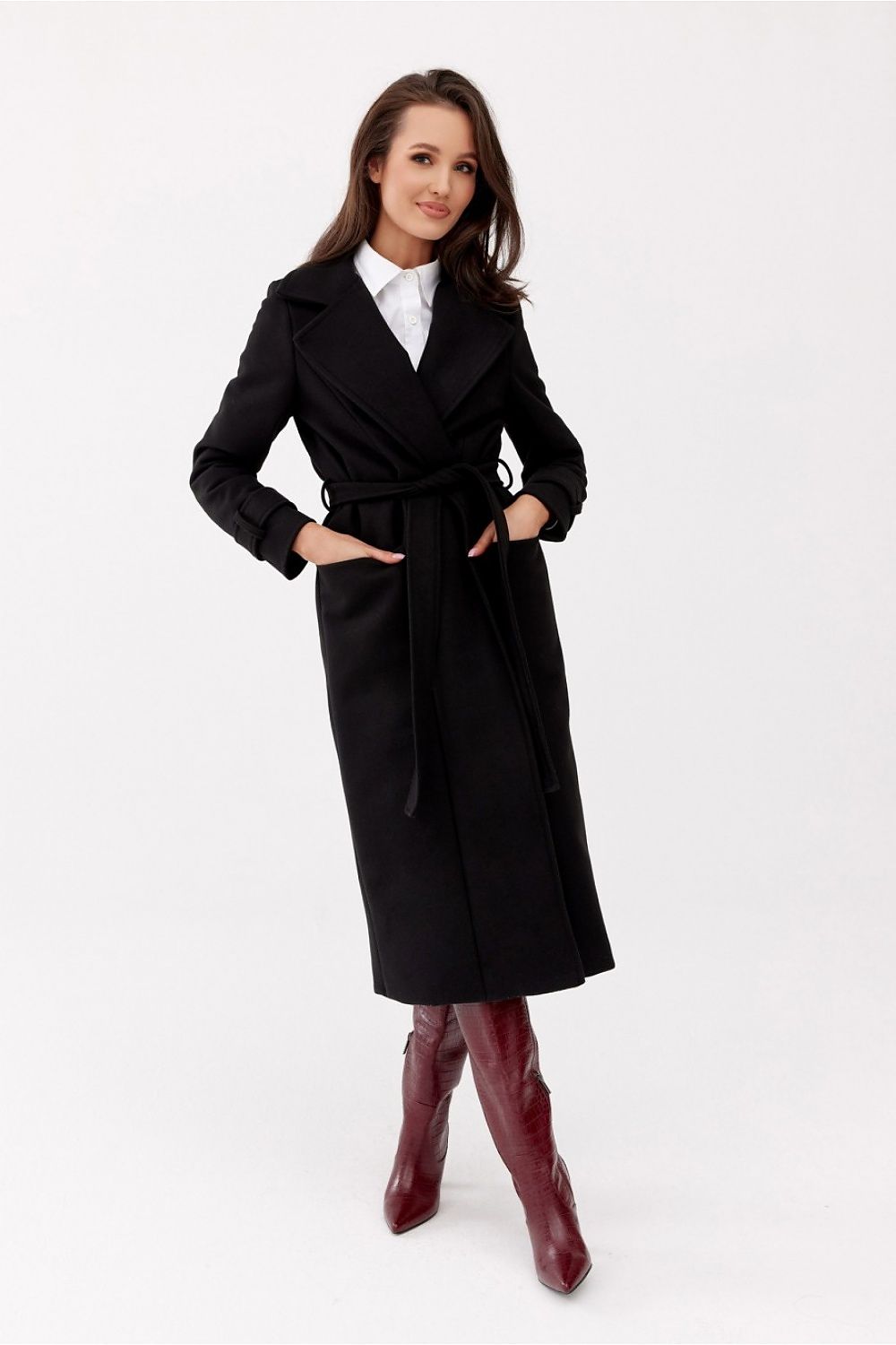 Aurora ullblandet kåpe fra Roco Fashion fra MS StyleHaven, størrelse 40, med long, bukselengde long, kjolelengde maxi, kjolestil sheath
