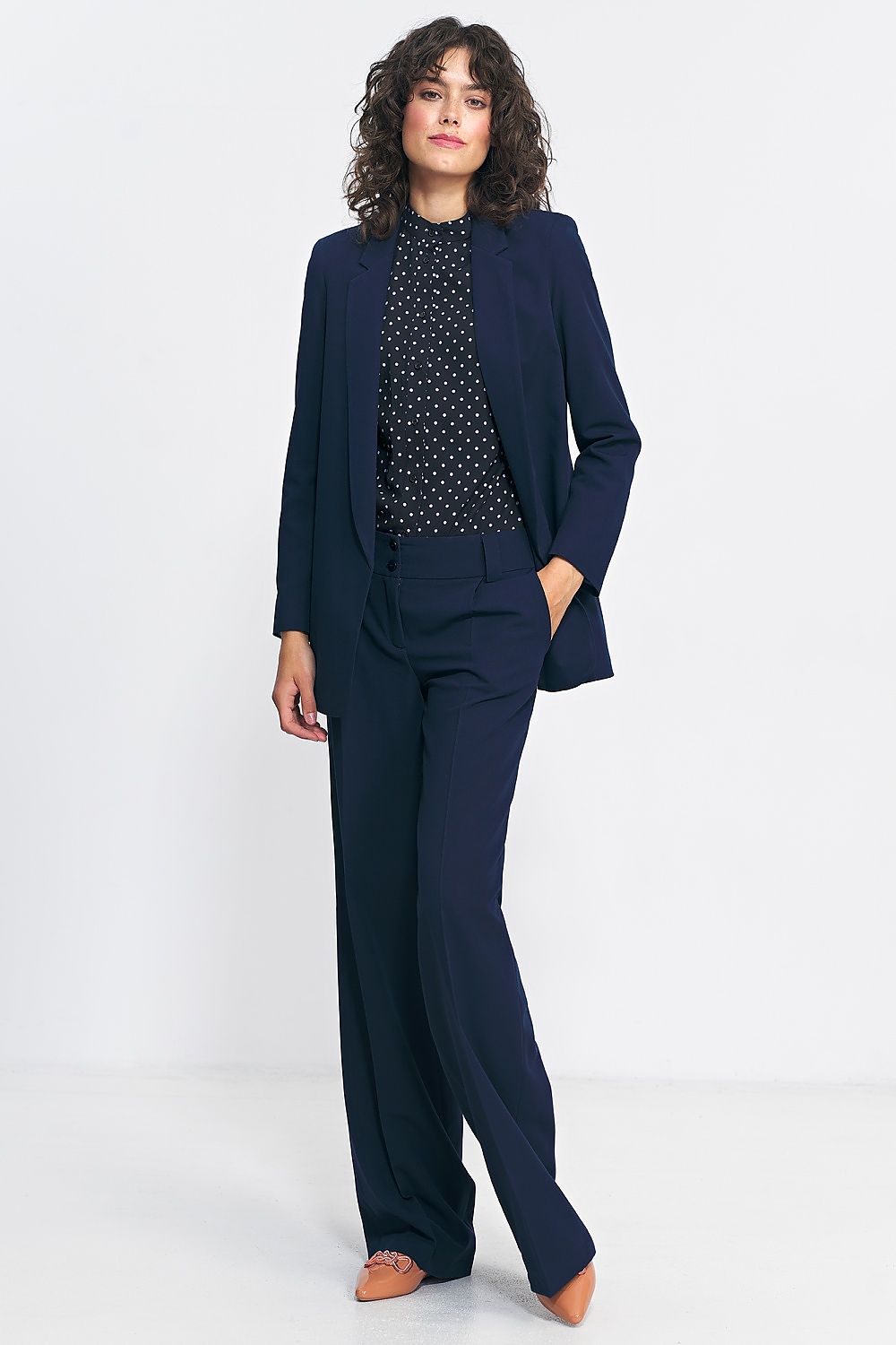 Jakke Nife til dame fra MS StyleHaven, laget av polyester; Viskose, farge Svart, størrelse 44, med long ermer, perfekt til casual; dress