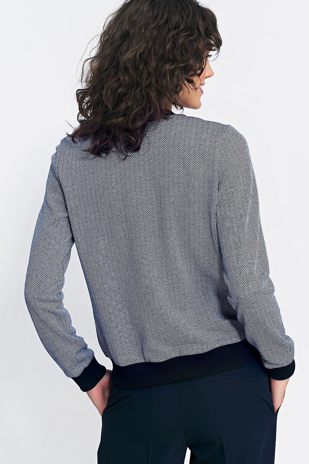 Jakke Nife til dame fra MS StyleHaven, laget av polyester; Viskose, farge Svart, størrelse 40, med long ermer, perfekt til casual; dress