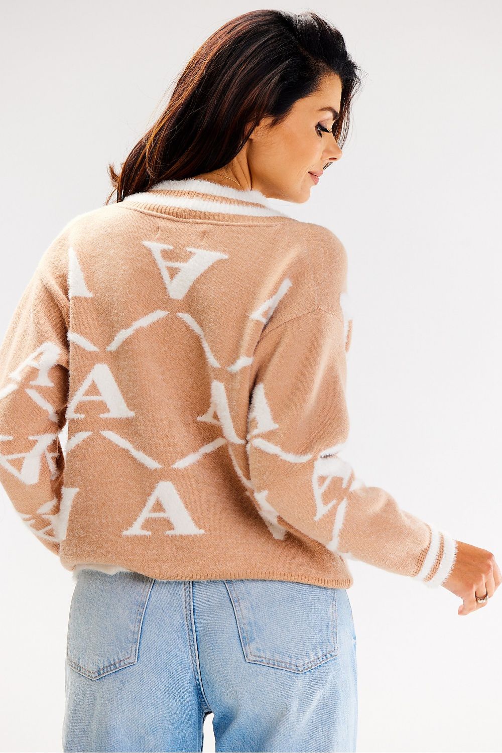 Oppdag vårt utvalg av stilfulle  Cardigan awama til dame i ulike størrelser og kvalitetsmaterialer – perfekte til jobb; fritid og alle dager. Rask levering og gode priser hos MS Stylehaven. se mer!